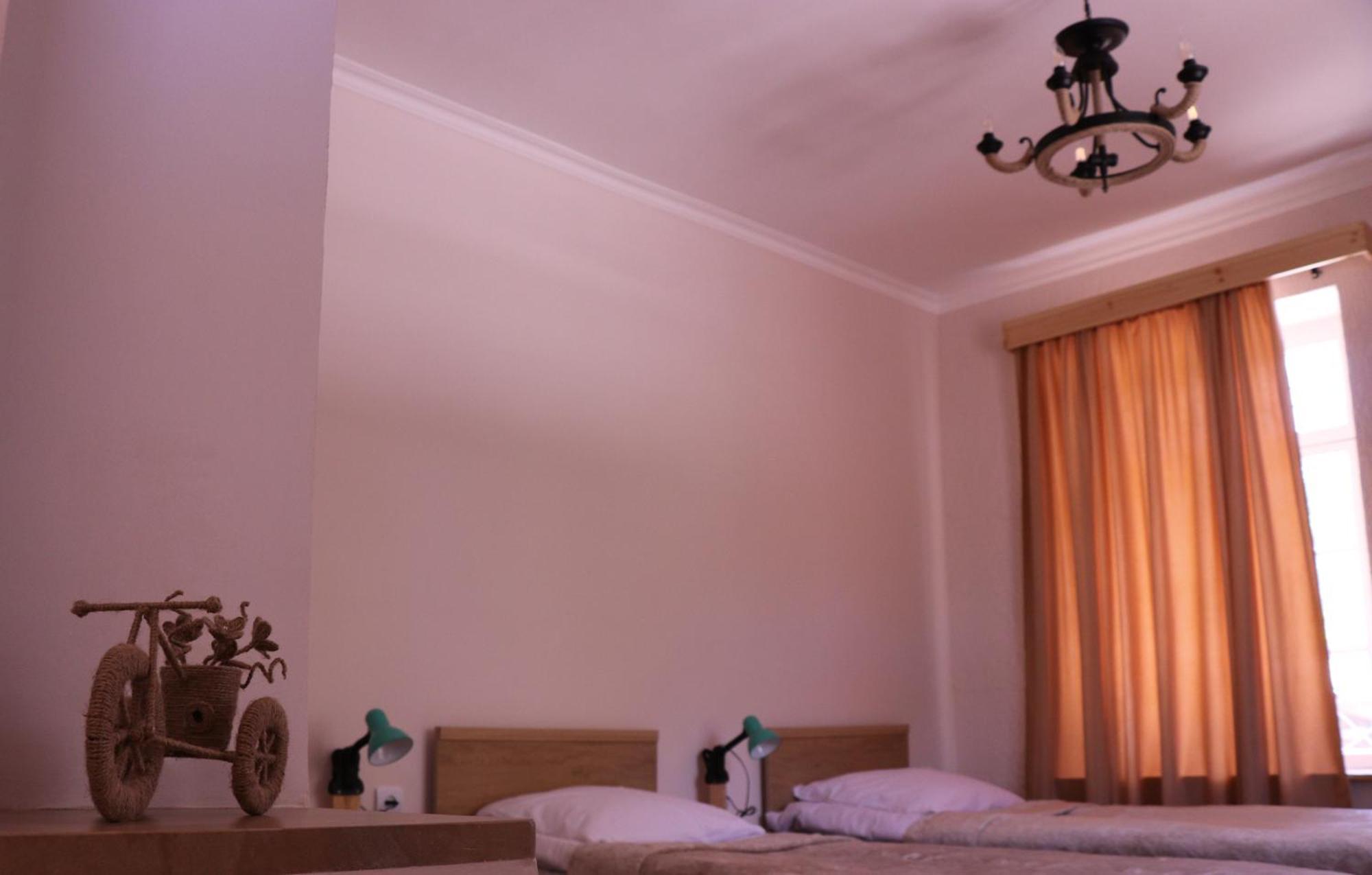 Legend Guest House Yekhegis Buitenkant foto