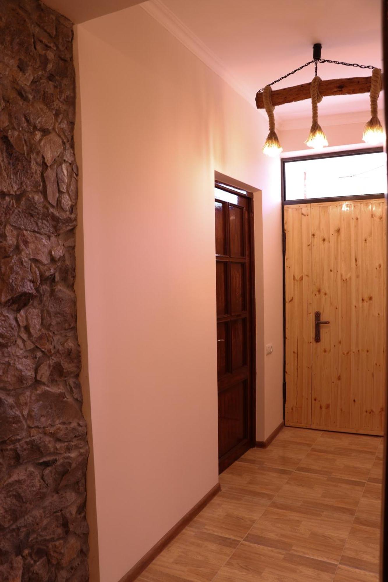 Legend Guest House Yekhegis Buitenkant foto