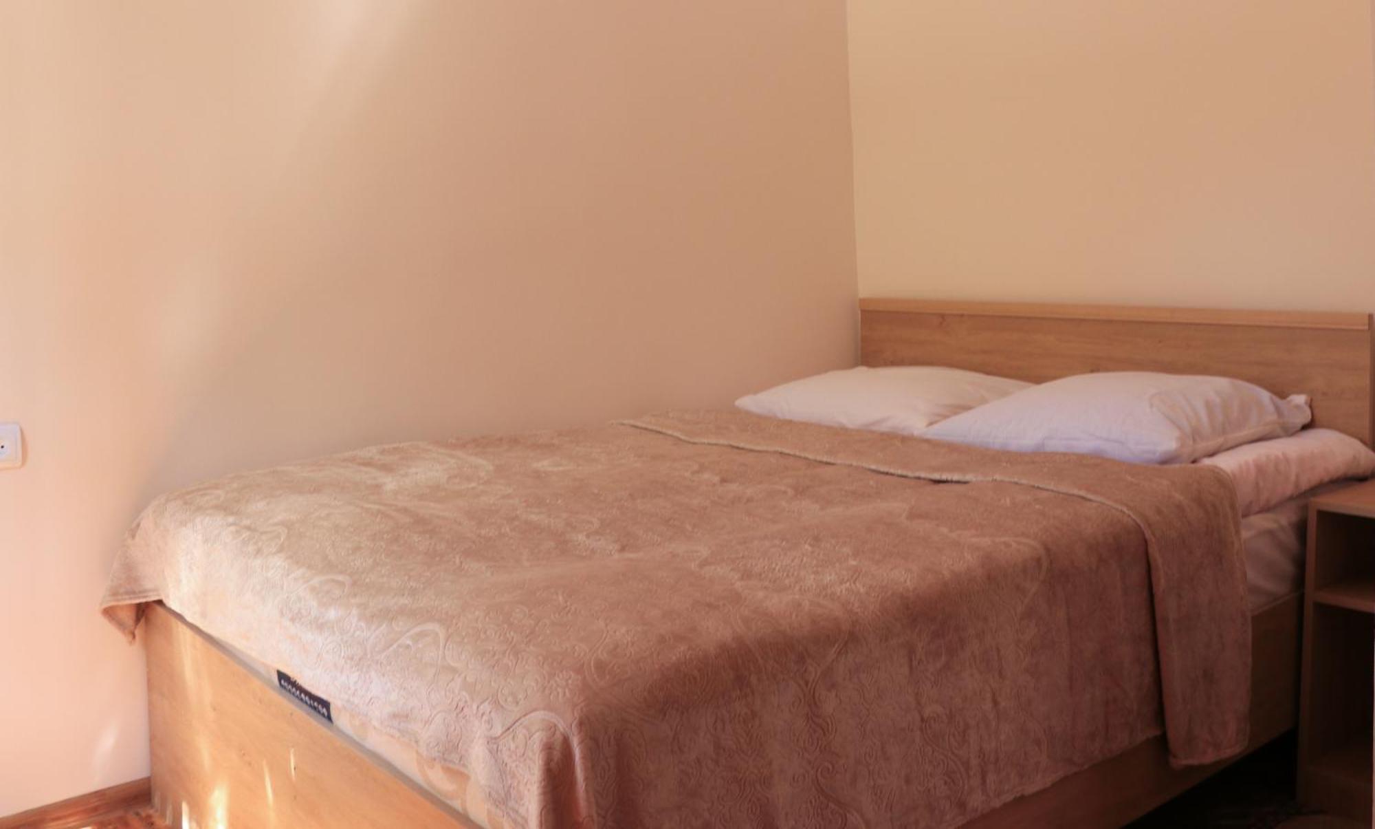 Legend Guest House Yekhegis Buitenkant foto