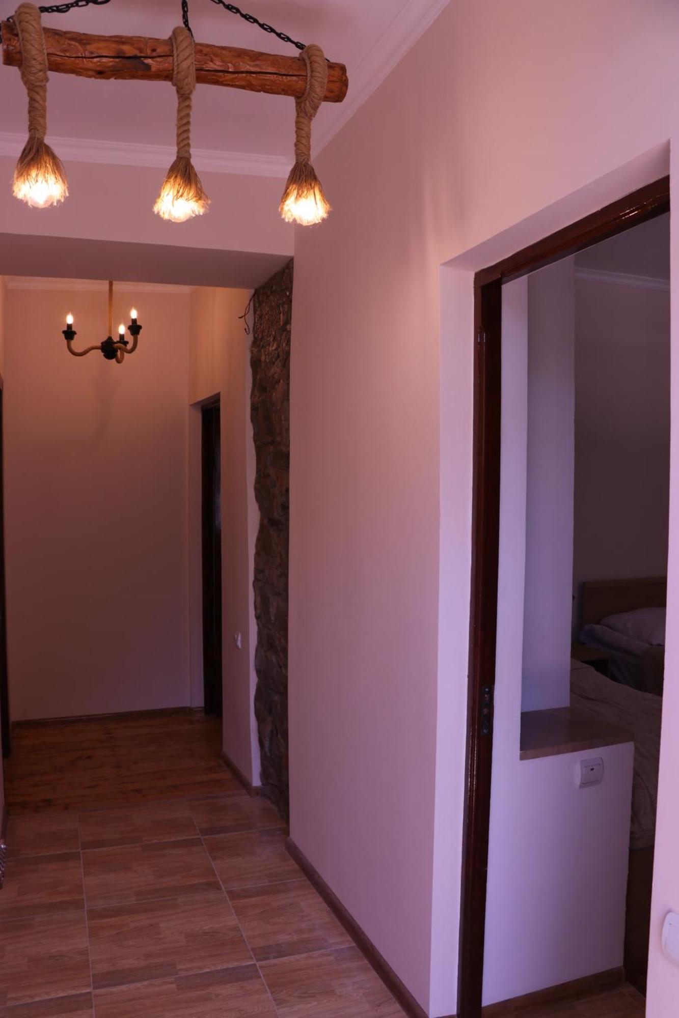 Legend Guest House Yekhegis Buitenkant foto