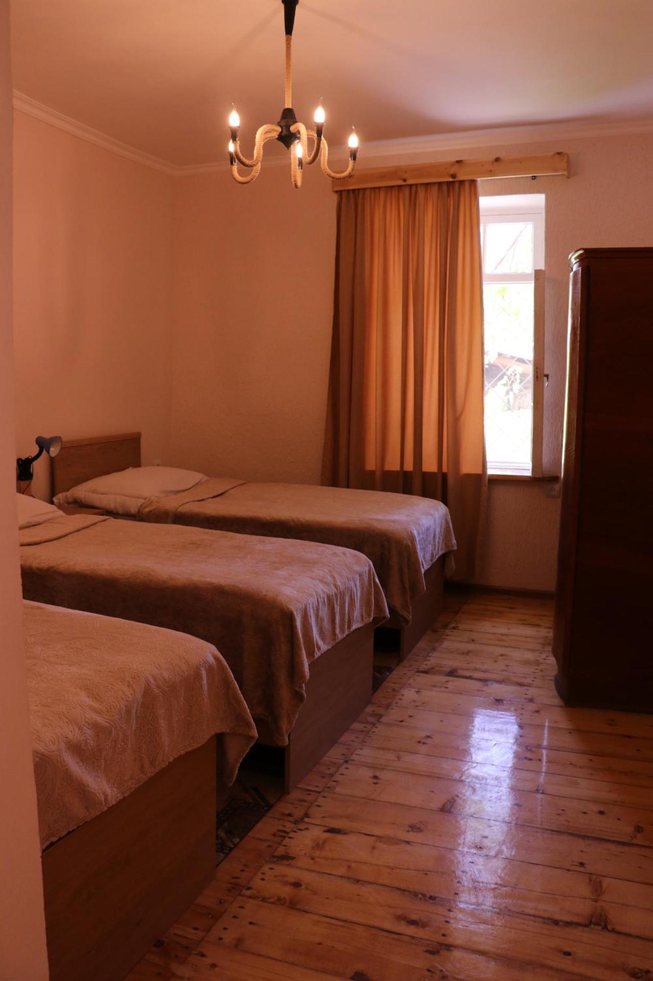 Legend Guest House Yekhegis Buitenkant foto