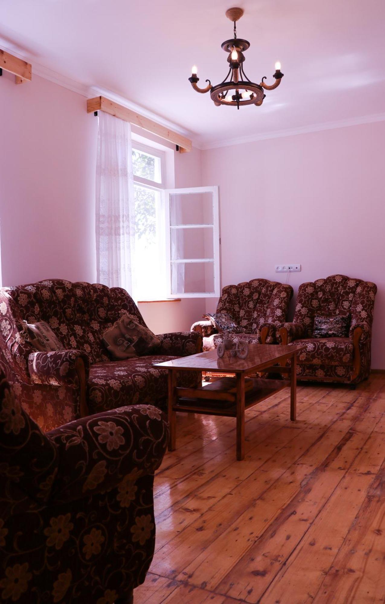 Legend Guest House Yekhegis Buitenkant foto