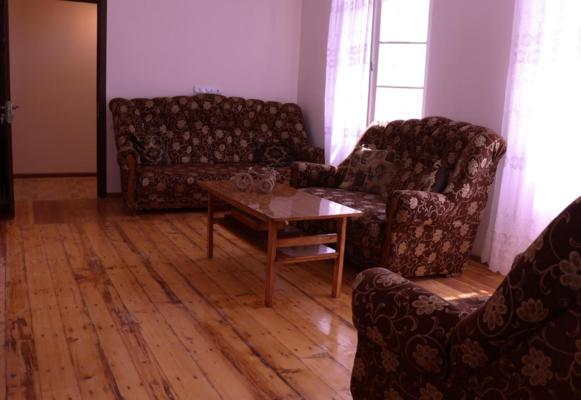Legend Guest House Yekhegis Buitenkant foto