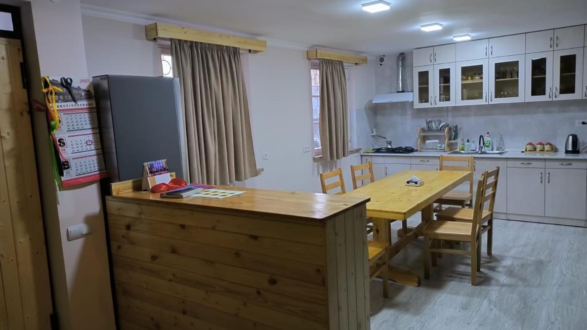 Legend Guest House Yekhegis Buitenkant foto